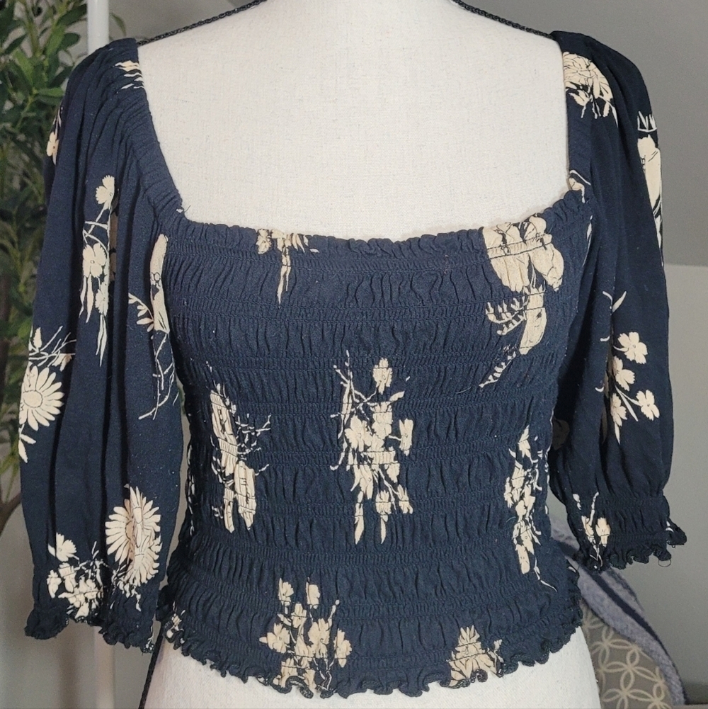 Urban Outfitters Black Floral Blouse Medium Cropped